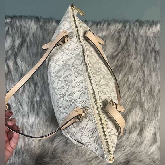 Michael Kors Shoulder Bag - Picture 5 of 15